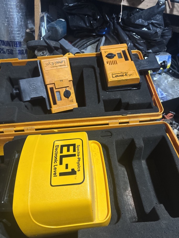 Spectra-Physics EL-1 Electronic Level with Carrying Case