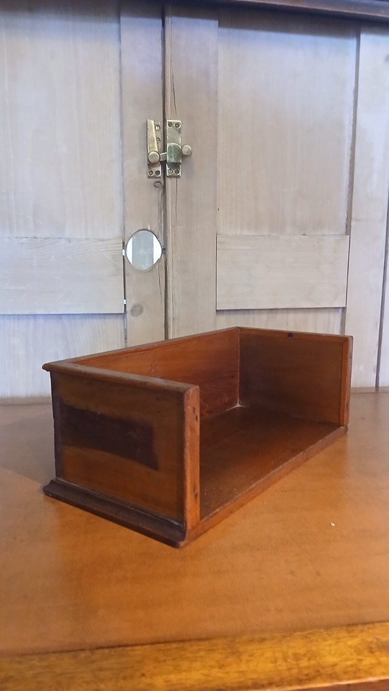 VINTAGE ANTIQUE BOOK TROUGH