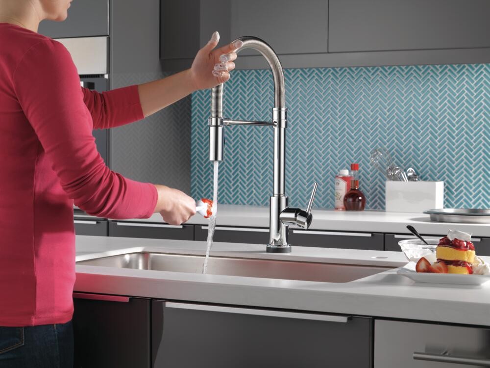 Delta Trinsic Pull-Down Kitchen Faucet Touch2O Chrome-Certified Refurbished