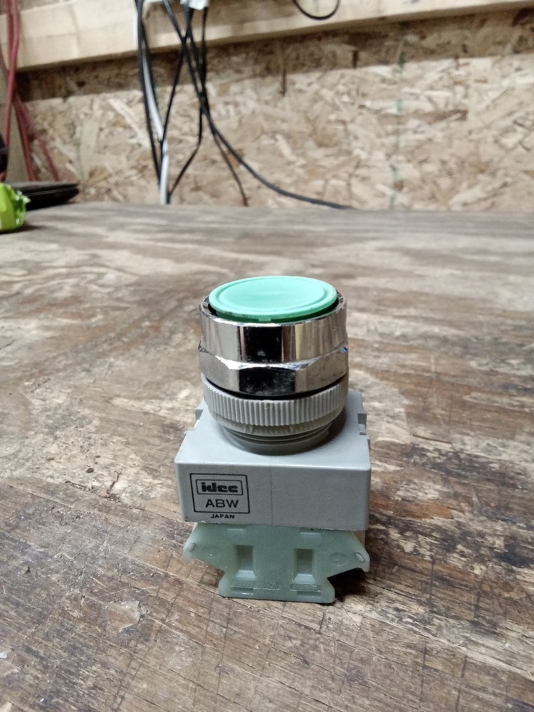 Idec ABW Momentary Series Pushbutton