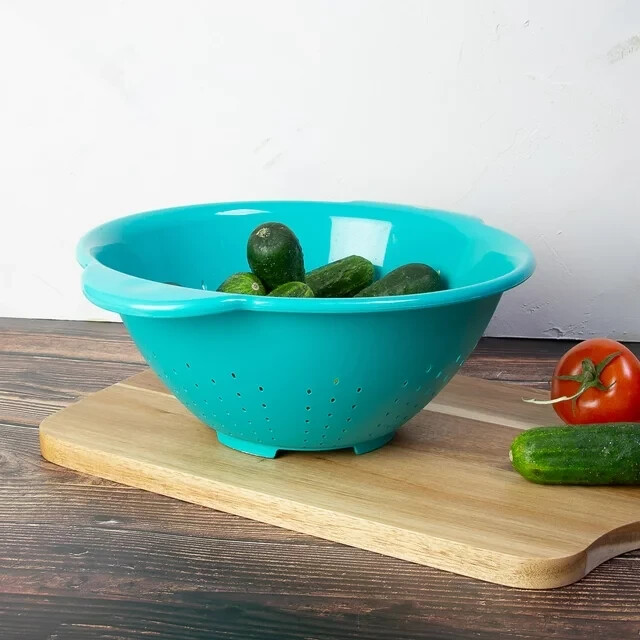 Colander 4 Quart Teal Polypropylene Plastic dishwasher safe strainer