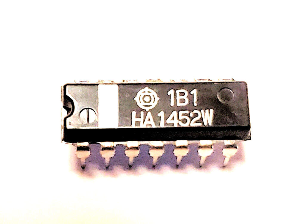 HA1452W "Original" Hitachi IC 1  pc