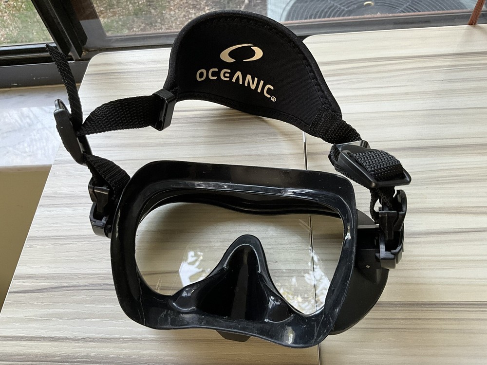 Oceanic Mini Shadow Mask (Black)