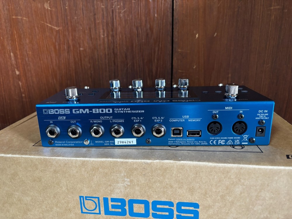 Boss GM-800 Guitar Synthesizer w/ box