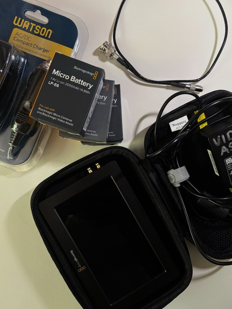 Blackmagic Video Assist 3G-SDI/HDMI 5" (BUNDLE!)