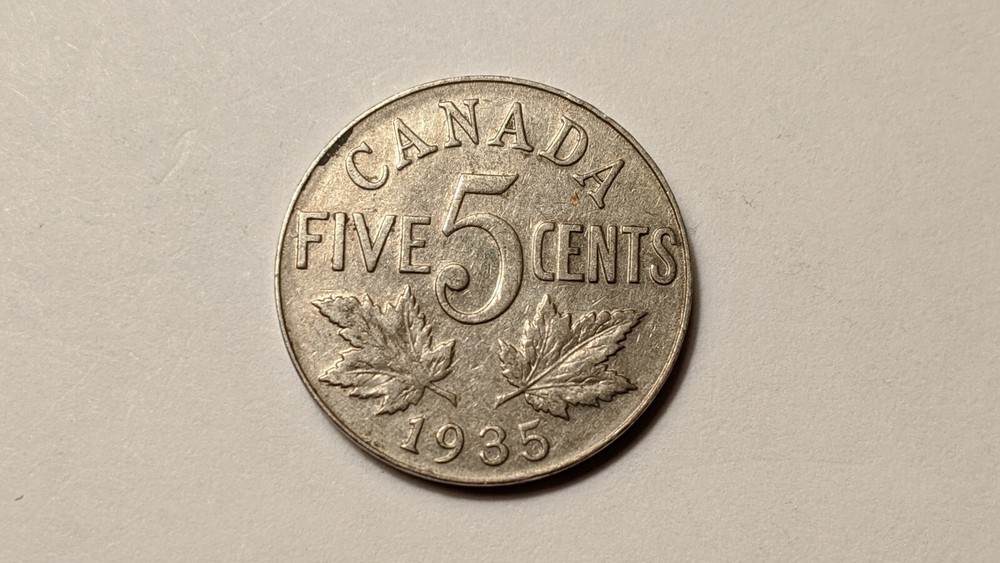 5 LOT 1935 FIVE CENTS CANADA COINS