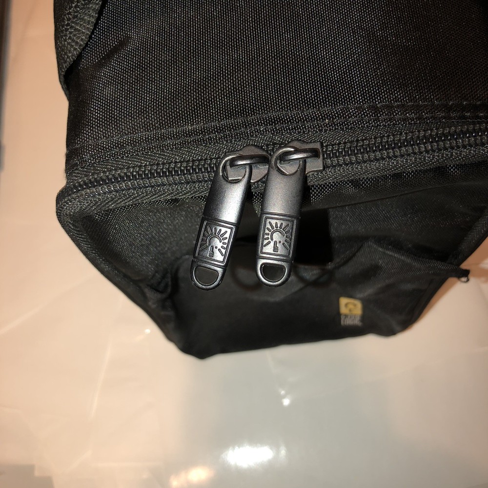 Case Logic CD Carry Bag Black with Handle Holds 13-15 CDs