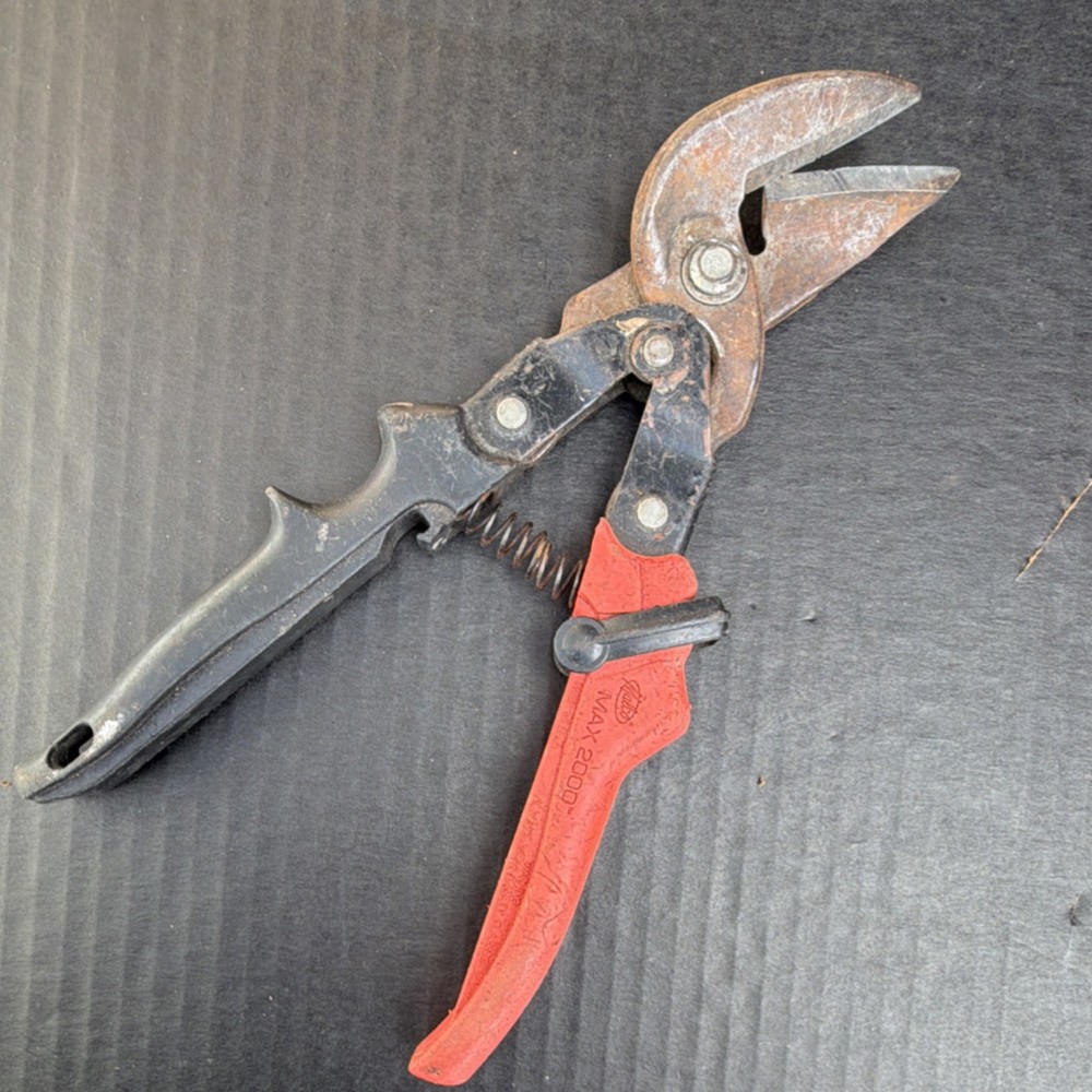 Malco MAX 2000 Utility Snips Steel Blade Plastic Handle Red & Black