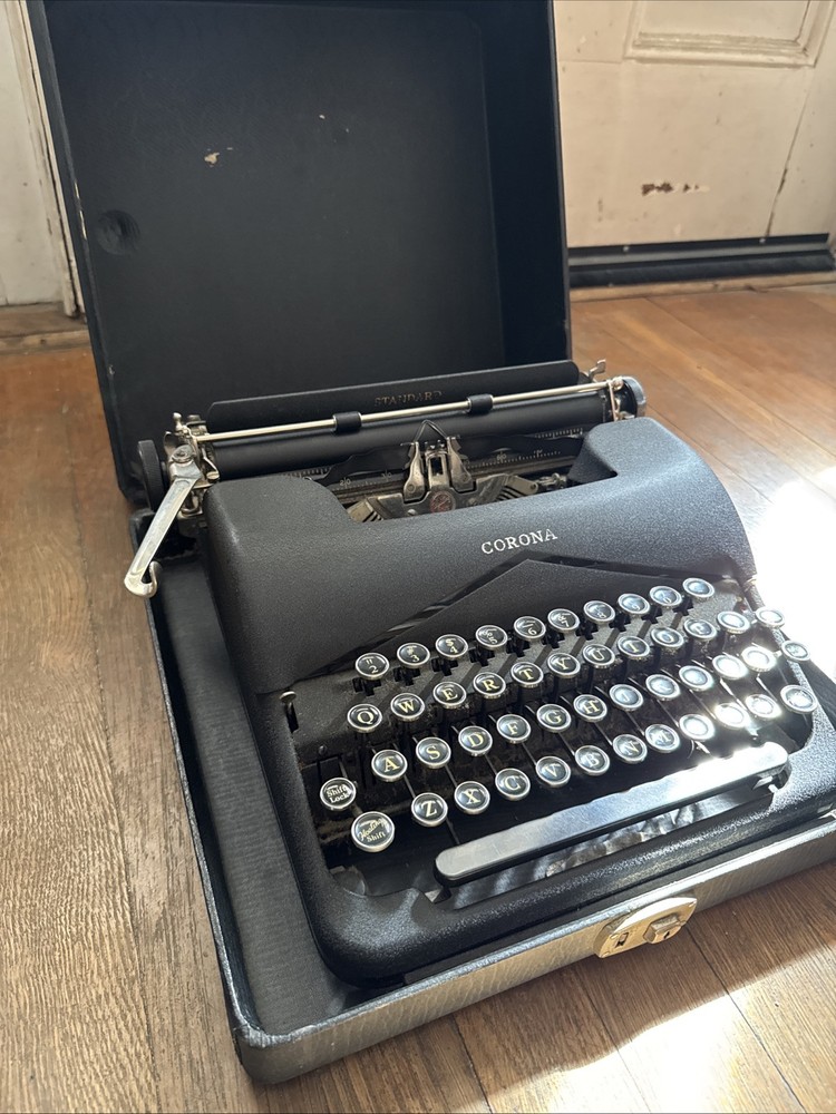 Antique Corona Typewriter Floating Shift With Case 043-B Black