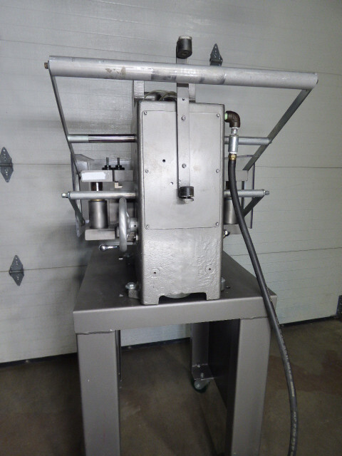 7 TON KNUCKLE PRESS PNEUMATIC