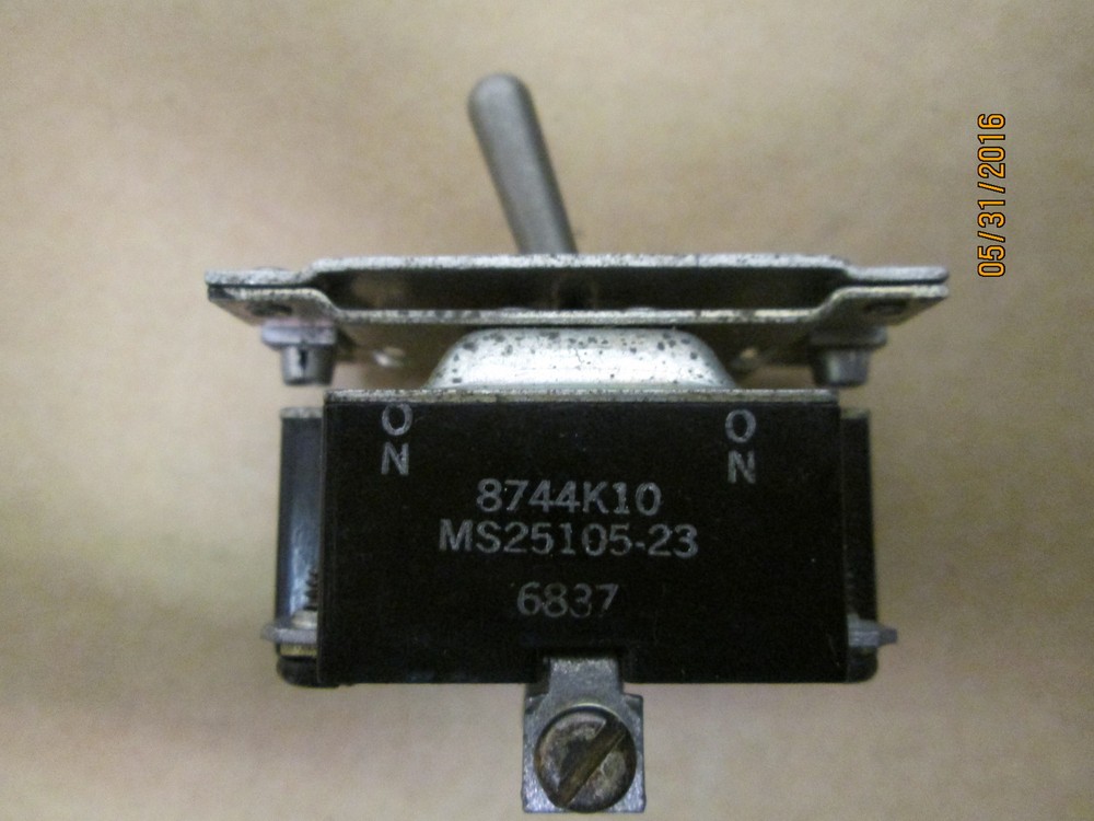 NEW OTHER, 8744K10 TOGGLE SWITCH, MS25105-23.