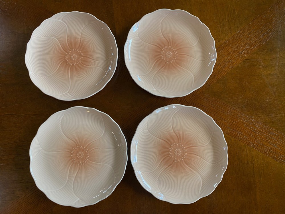 4 Mikasa Spring Amaryllis Salad Plates 9”