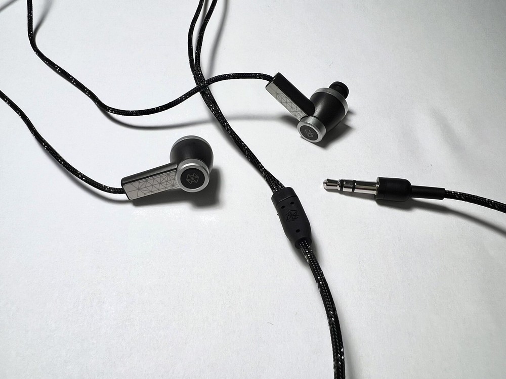 MICROSOFT ZUNE PREMIUM HEADPHONE V-2 JDA-00001 (MEDIUM EARTIPS )