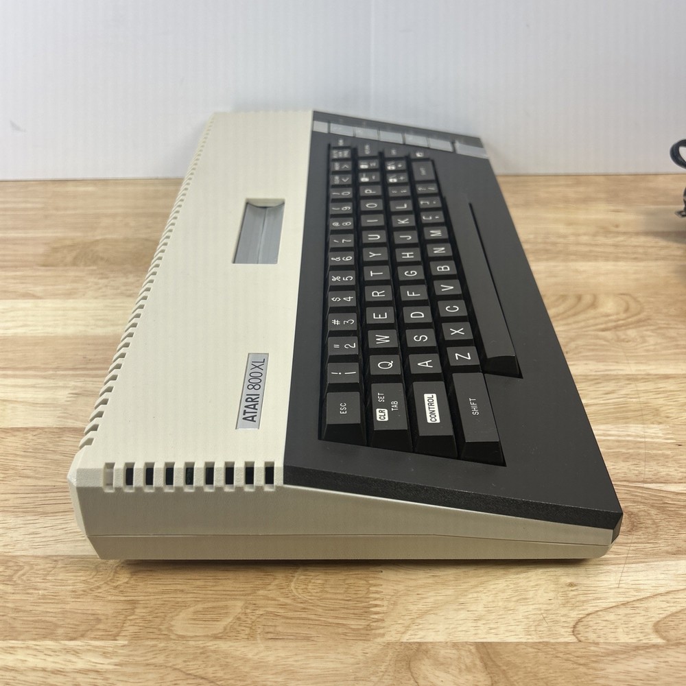 Atari 800 XL Computer With Power & Video Cord Includes Manuals Vintage Tested