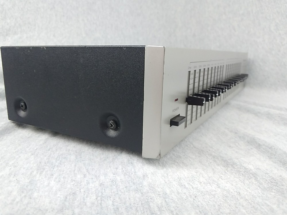 Realistic 31-2008 10 Band Stereo Graphic Equalizer