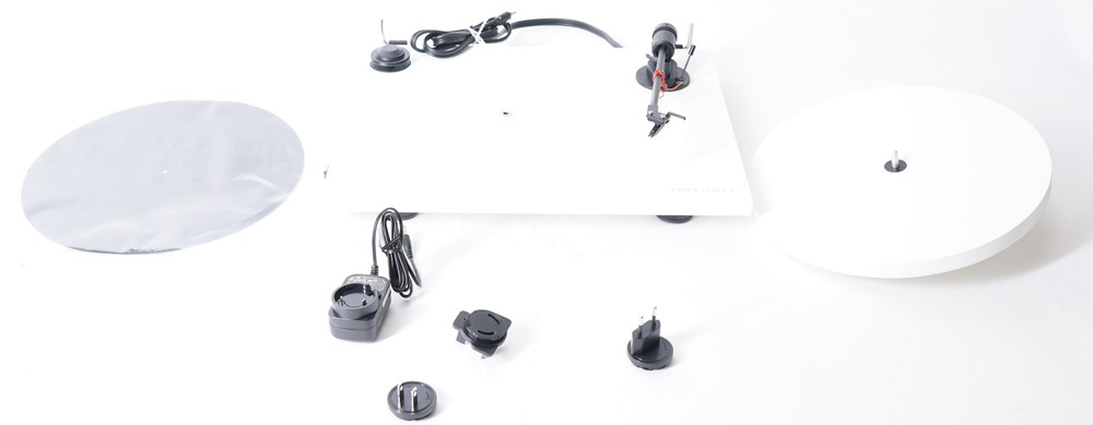 Triangle Active Series Turntable with Ortofon Cartridge (White)