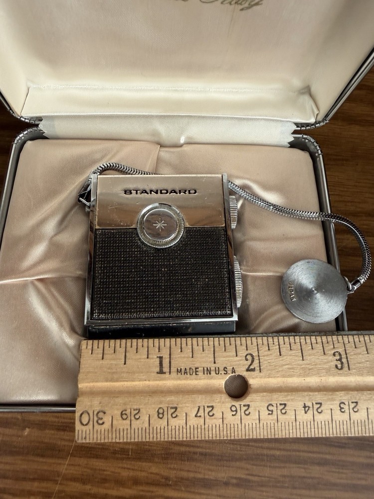 Vintage Standard Micronic Ruby SR-H437 8 Transistor Micro AM Radio, Untested.