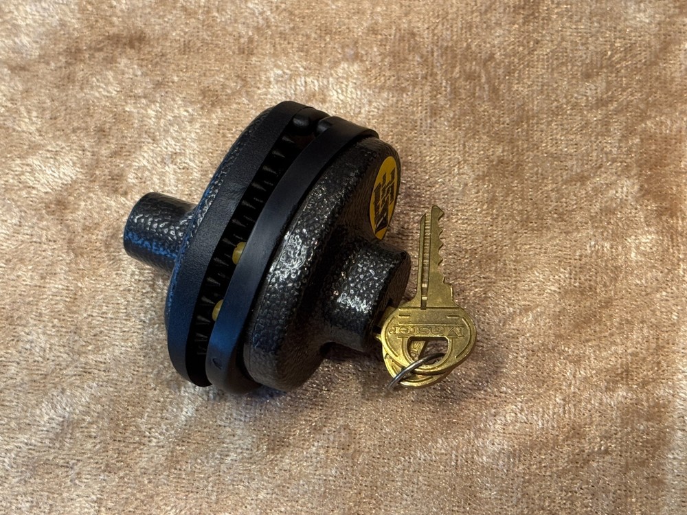 E70 - Master Trigger Gun Lock w/ 2 Key s Adjustable, Protective Pads