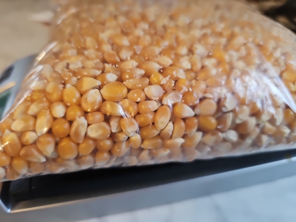 Corn Popcorn Kernels 2 lb. 5 oz. Yellow Original and Crunchy Nuts Ceylon