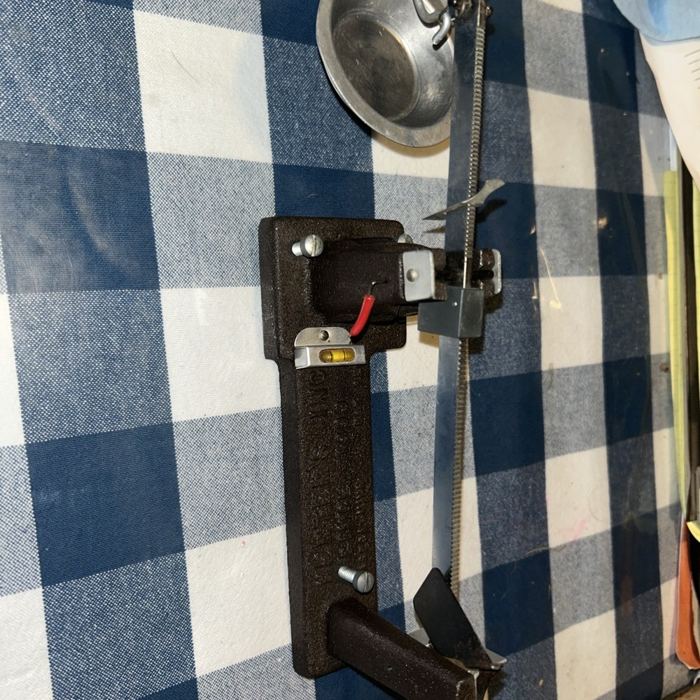 Vintage Herter's Powder Scale