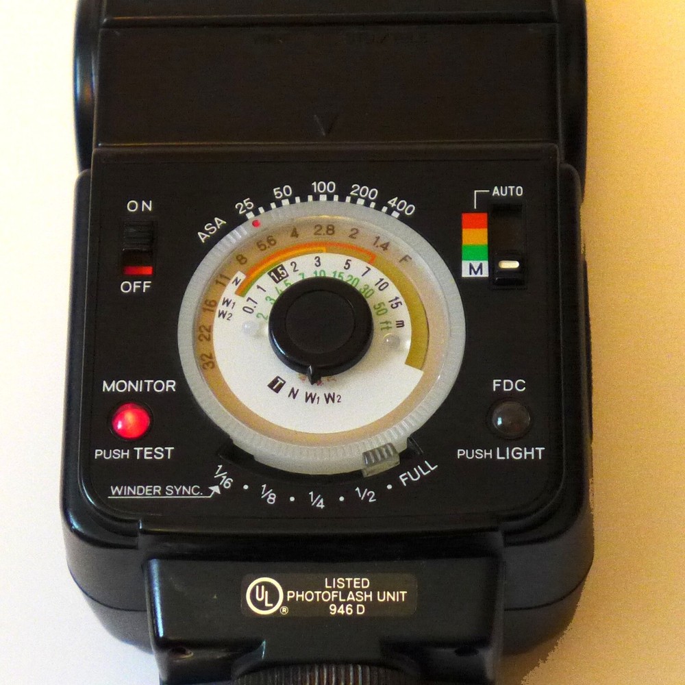 MINOLTA AUTO 320 ISO Shoe FLASH 1/16th - FULL Variable Power 3 Stage Auto Strobe