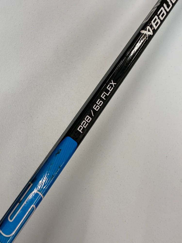 Intermediate Bauer E.40 Hockey Stick Left Handed P28 (Used)