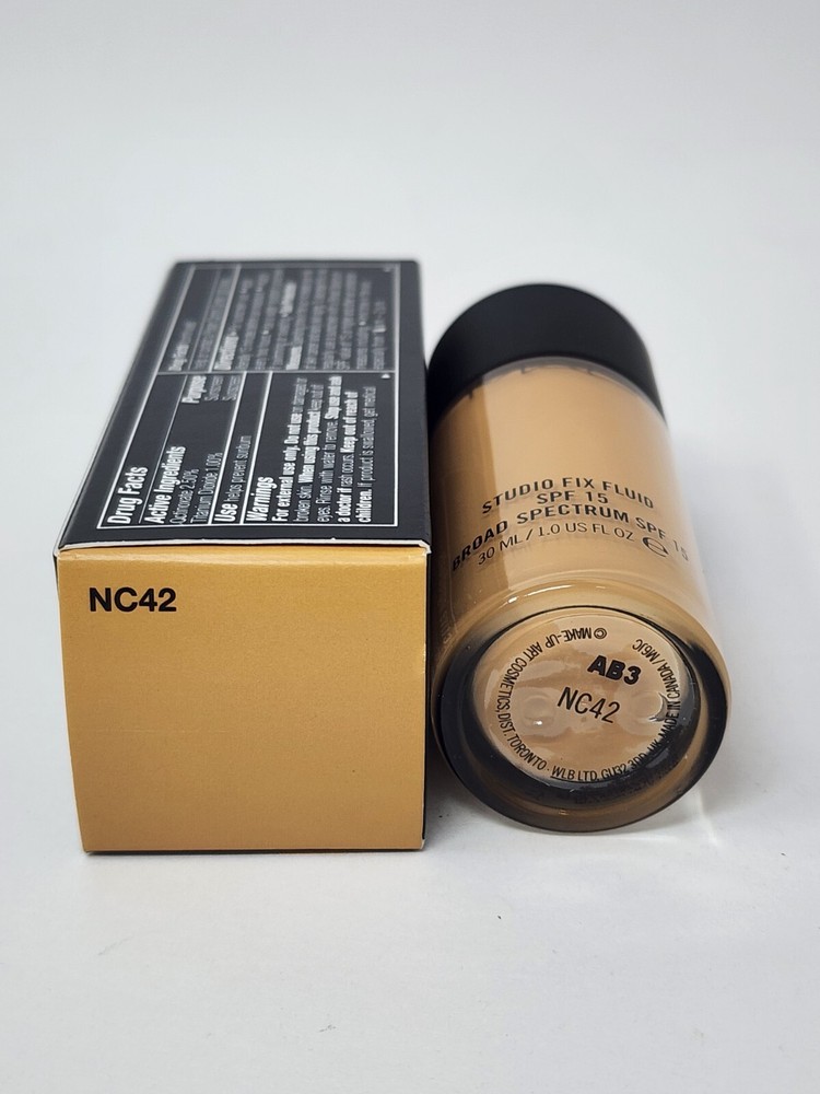 MAC NC42 Studio Fix Fluid Foundation SPF 15