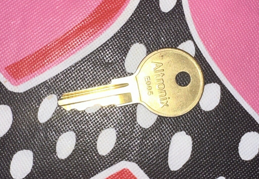 Wind-Danbury Key E005 🔑 Key Use For cabinets  Altronix key