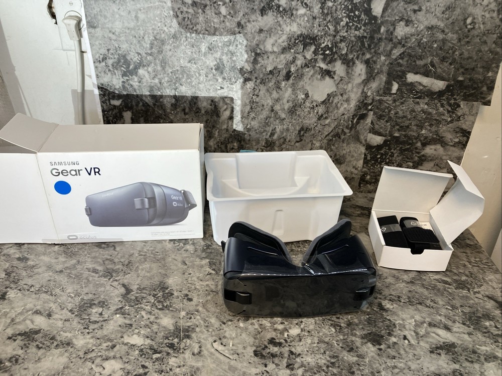 Guaranteed Work Samsung Gear VR Headset with Oculus