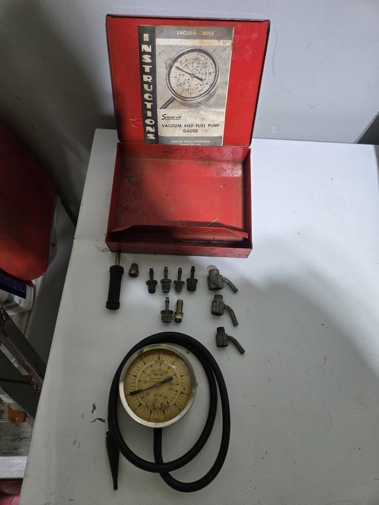 Snap-on Vacuum/fuel pump test kit adapters, Instructions and metal storage box