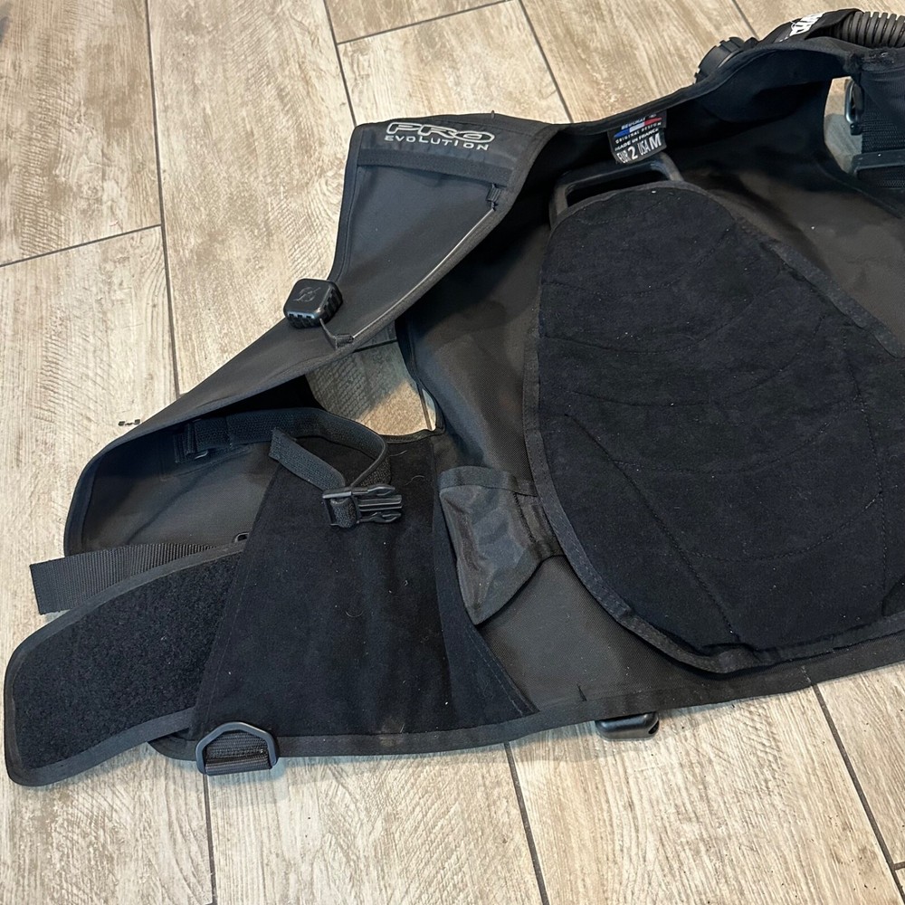 Beuchat Master Lift Equalizer Size M Buoyancy Compensator CLEAN!