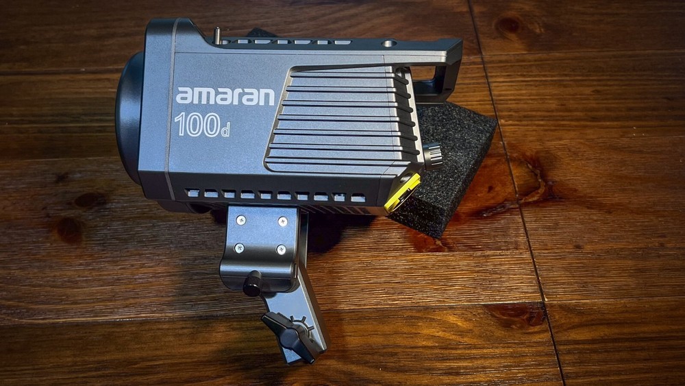 APUTURE AMARAN 100D DAYLIGHT LED LIGHTS (Bowens Mount)