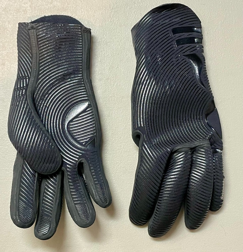 New Old Stock - Fourth Element 3mm Gloves - Large