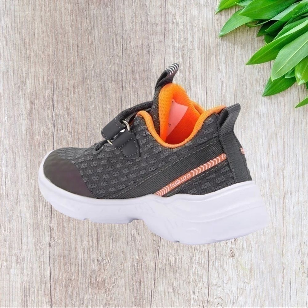 Xray Miles Knit Sneaker in Dark Gray 6M