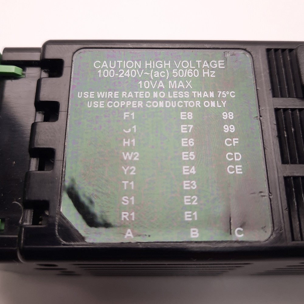 Watlow PM6C1FC-3AAAAAA Multi-Function Controller 7 Segment, 100 to 240v AC