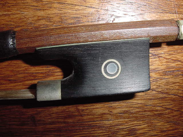 FINE ANTIQUE VIOLIN BOW 55 grams