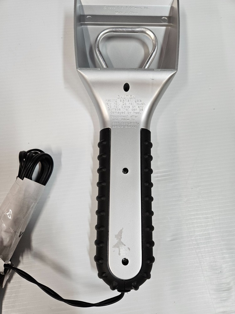 Heated Auto Electric Windshield Ice & Snow Scraper 12V - used