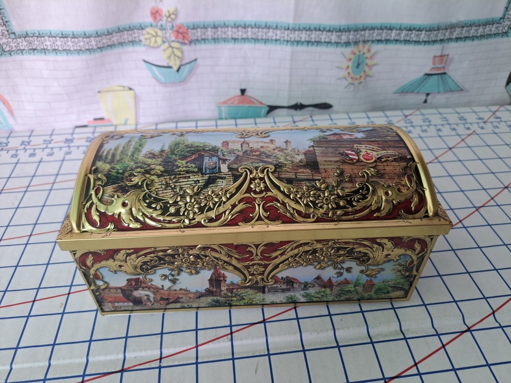 Lebkuchen - Schmidt Germany Domed Lid Cookie Biscuit Tin (A) BIN16