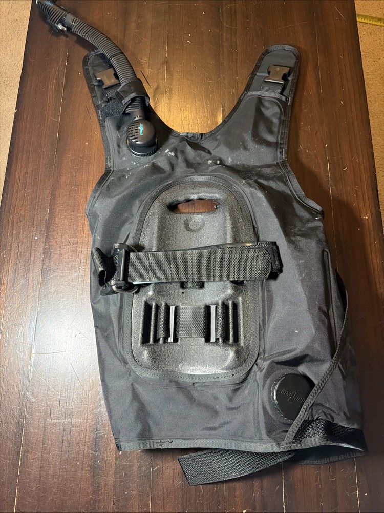 Seaquest wave scuba diving jacket - Size M.. medium