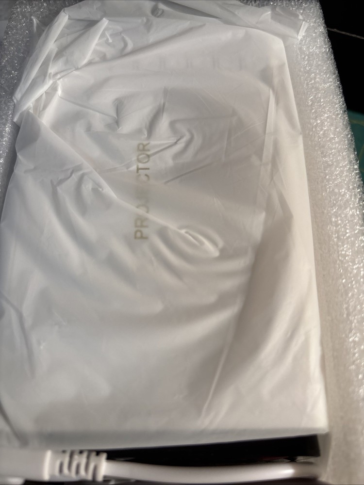 High Resolution LED Projector w/wireless Remote, USB & HDMI Input