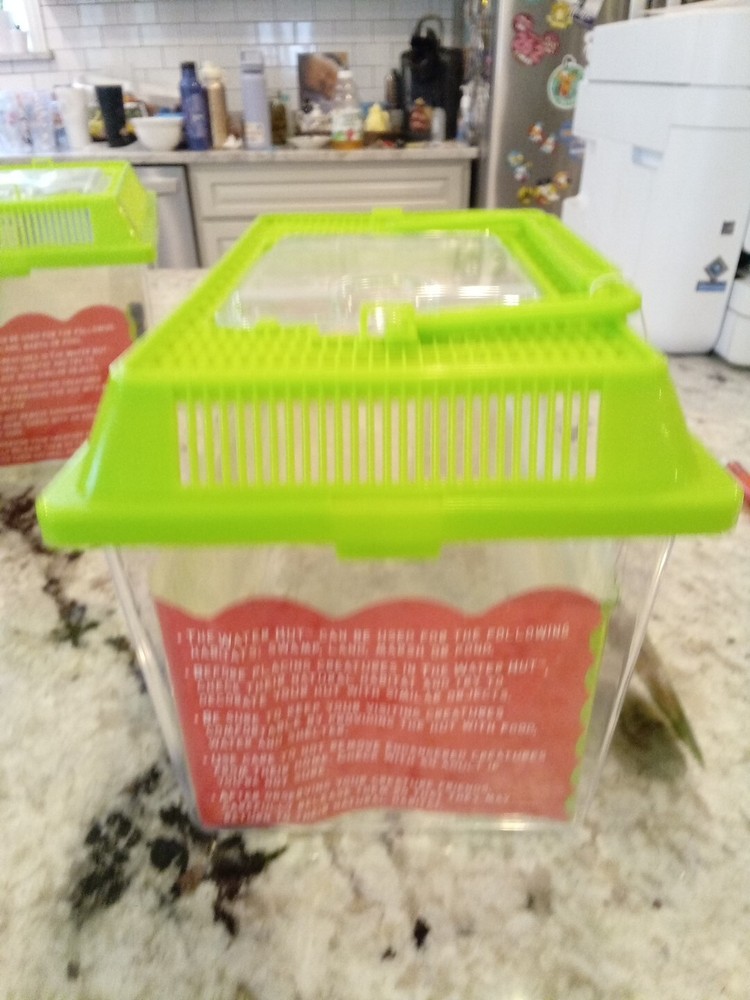 Toysmith Backyard Water Hut