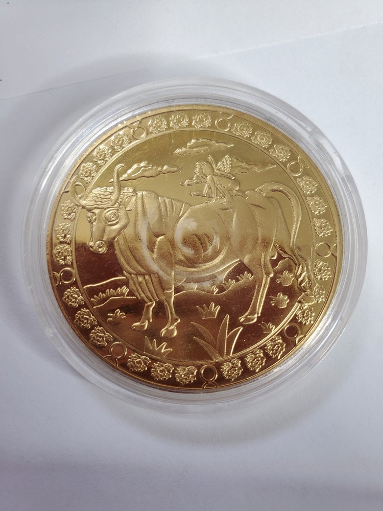 Taurus Zodiac Medallion round