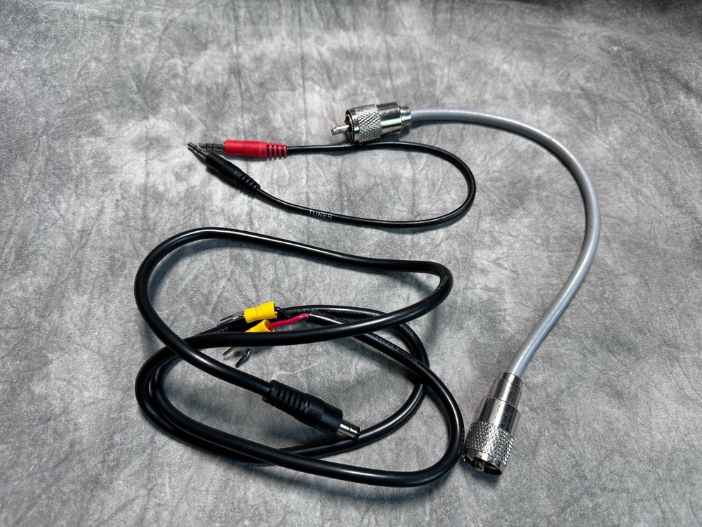 LDG AT-200Pro Desktop Antenna Tuner with Yaesu interface cable