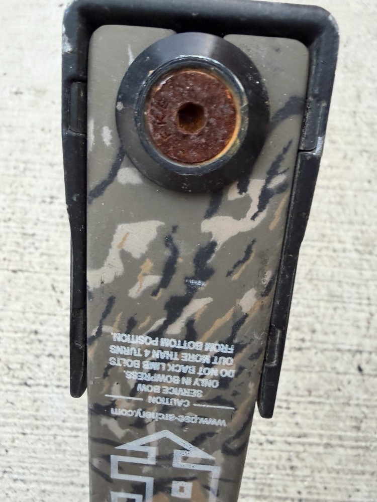 PSE Coyote Bow Right Handed