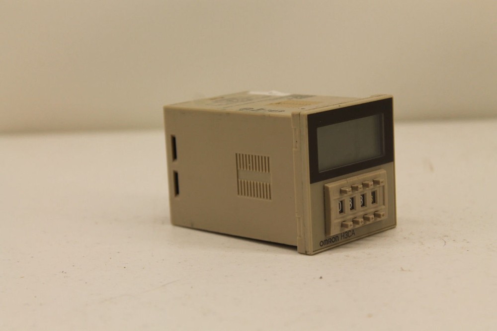 Omron H3CA-8 Timer