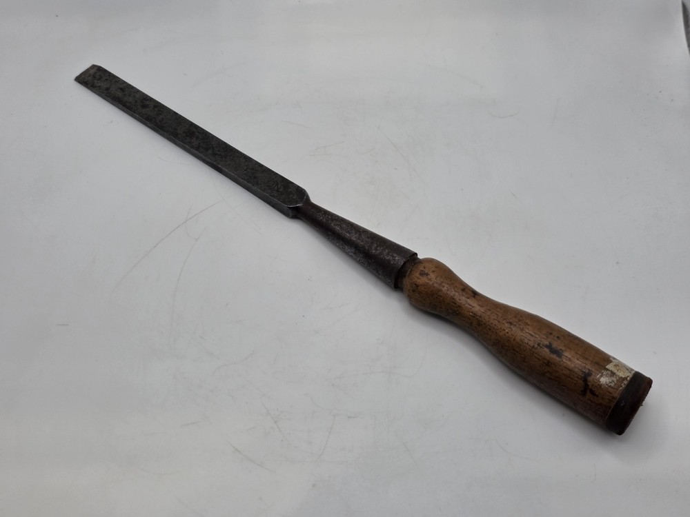 Sharp Vintage Fulton 1/2"  Beveled Edge Socket Chisel