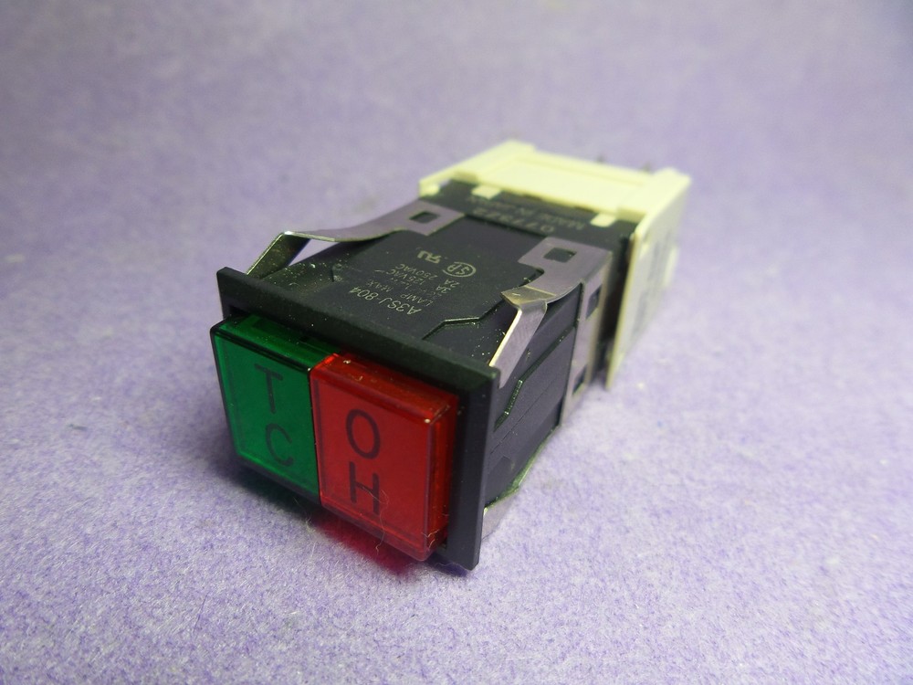 OMRON A3SJ-804 On Reset Switch , USED