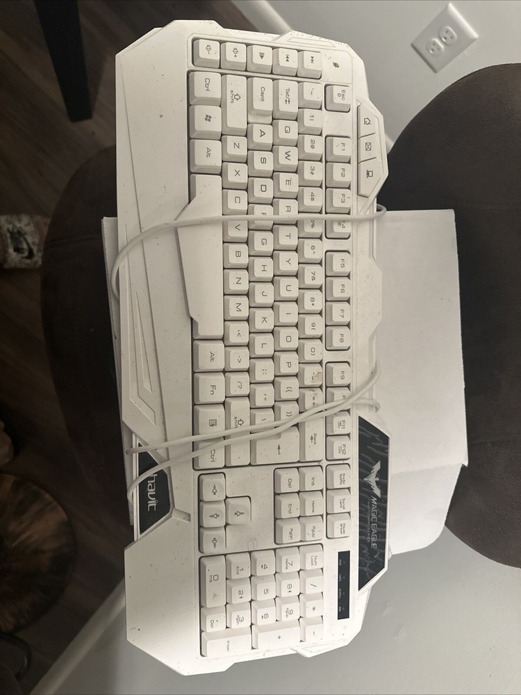 2 Monitors And Keyboard