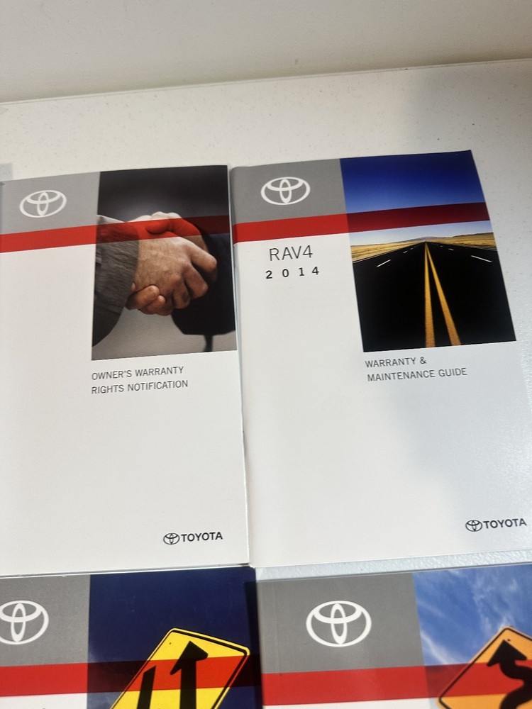 2014 Toyota RAV4 Owners Manual Set