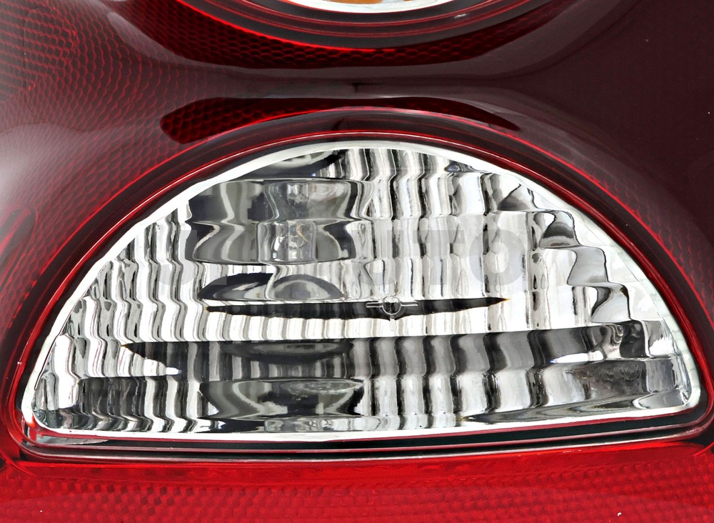 For 2005-2007 Jeep Liberty Tail Light Driver Side